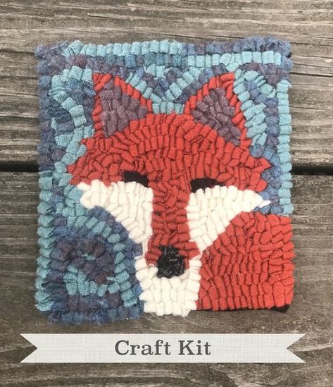 Kid Friendly Rugs, Fox Portrait, Friendly Fox, Quilting Hoops, Rug Hooking Kits, Rug Binding, Mug Rug Patterns, Monks Cloth, Primitive Rugs