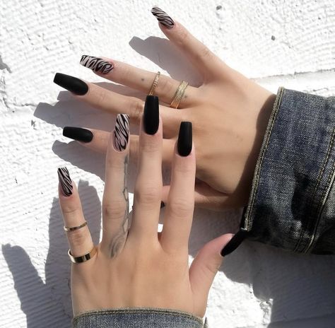 Nails Long Square Acrylics, Edgy Classy Nails, 2023 Nails, Wow Nails, Black Acrylic Nails, Punk Nails, Goth Nails, Edgy Nails, Casual Nails