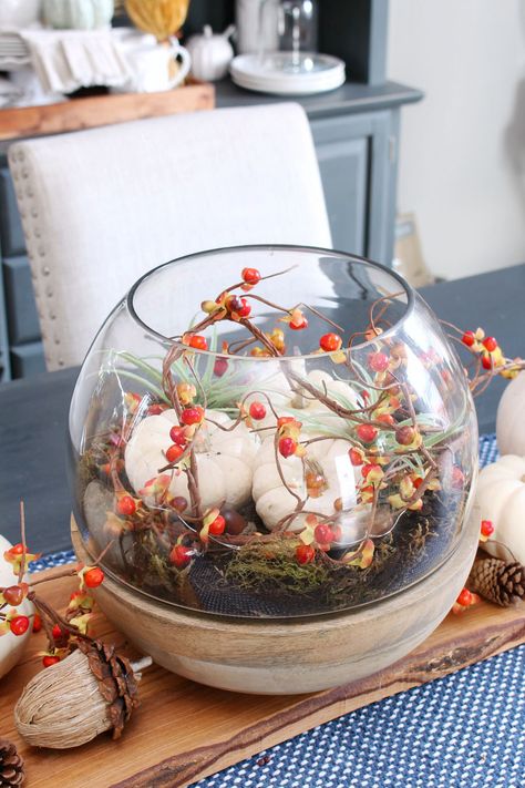 Lighted fall terrarium. All you need is 10 minutes for this simple fall decoration! Fall Terrarium, Fall Leaf Decor, Homemade Tags, Pumpkin Soap, Fall Thanksgiving Decor, Pumpkin Lights, Fall Decorations Porch, Pumpkin Crafts, Fall Centerpiece