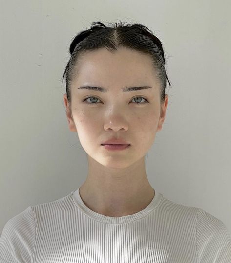 40s Mode, Face Aesthetic, Bare Face, Face Photography, Model Face, Her Eyes, Face Hair, Portrait Inspiration, Aesthetic Makeup