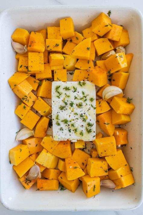 This Pumpkin Feta Pasta recipe celebrates classic flavours and is super creamy. Perfect dinner for the family which is easy to make. Pumpkin Feta, Baked Goat Cheese, Goat Cheese Pasta, Savory Pumpkin Recipes, Pumpkin Pasta, Feta Pasta, Fall Dishes, Perfect Dinner, Spinach Pasta