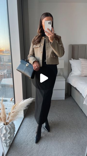 Emma Hothersall 🤍 on Instagram: "4 tips to help you dress chic for the office in winter 🥰 let me know your favourite look 🫶🏽" Emma Hothersall, Let Me Know, The Office, Knowing You, Everyday Fashion, I Know, Winter Fashion, Let Me, Let It Be