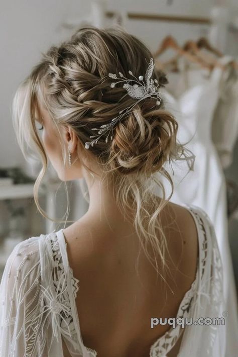 wedding-hairstyles-2024-70 Bride Hairstyles Updo, Bohemian Wedding Hair, Bride Updo, Boho Bridal Hair, Wedding Hair Up, Dramatic Hair, Bridal Hair Updo, Beach Wedding Hair, Long Hair Wedding Styles