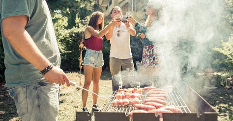 The 7 Best Wines for Memorial Day Weekend Clean Bbq Grill Grates, Cleaning Bbq Grill, Barbecue Chicken Recipe, How To Clean Bbq, Gourmet Grilling, Best Charcoal Grill, Chicken Burgers Recipe, Ard Buffet, Clean Grill