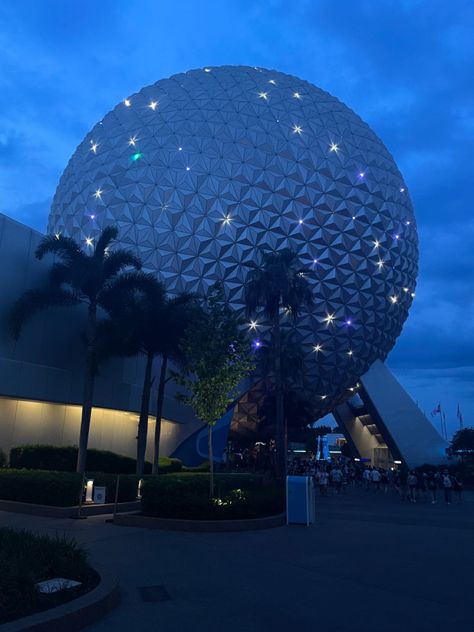 Epcot Ball, Shae Butter, Disney World Rides, Disney Adult, Disney World Pictures, Disney 2024, Disney World Epcot, Disney Dreams, Frying Pans