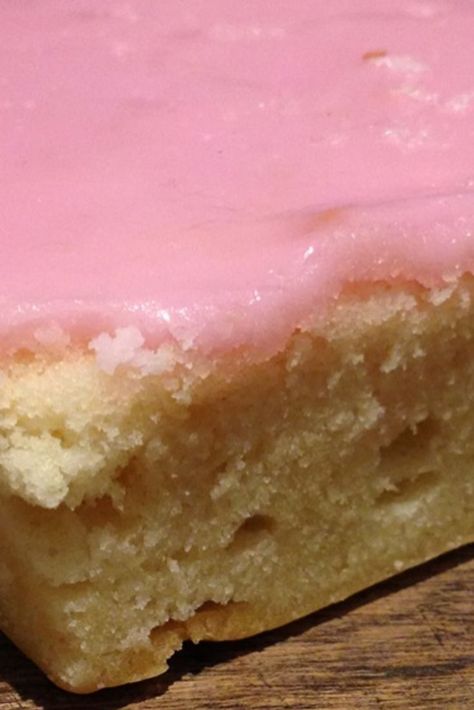 Tottenham cake is covered in pink icing - it is very cheap and easy to make... Tottenham Cake Recipe, School Puddings, Tottenham Cake, School Desserts, Baked Risotto, 1800s Aesthetic, Mulberry Recipes, Coconut Icing, Simple Cakes