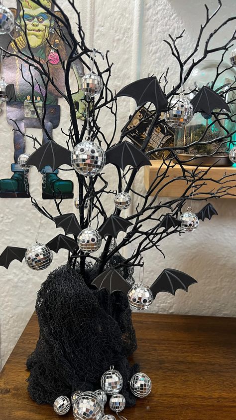 All posts • Instagram Disco Halloween Decor, Spooky Butterfly, Googley Eyes, Craft Foam, Bat Wing, Halloween 2017, The Fold, Paint Marker, Hang On