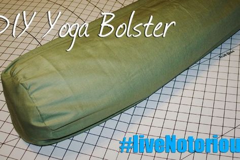 Picture of DIY Yoga Bolster Diy Yoga, Yoga Balance, Yoga Sutras, Yoga Bolster, Fitness Video, Yoga Props, Yoga Iyengar, Yoga Positions, Chakra Yoga