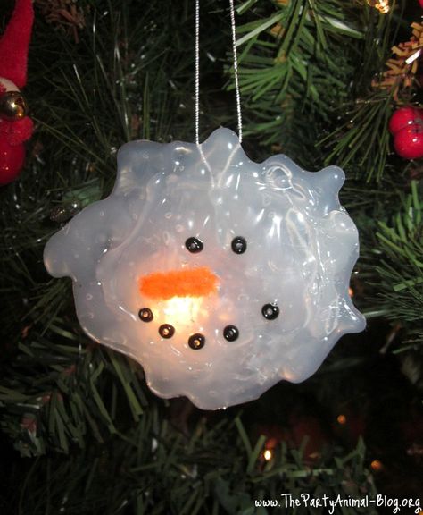 25 amazing crafts to do with your Hot Glue Gun Melted Snowman Ornament, Melted Snowman, 12 December, Snowman Ornament, Snowman Crafts, Snowman Ornaments, Noel Christmas, Ornament Crafts, Easy Christmas