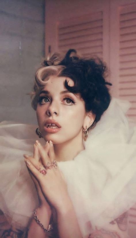 Melanie Martinez, A Woman, Hair, White