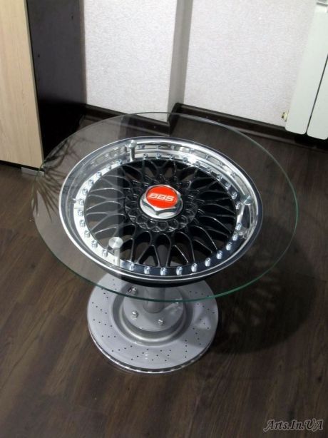 Car Inspired Furniture, Car Rims Ideas Diy, Mechanic Furniture, Car Parts Art, Car Parts Furniture, Mechanic Shop Decor, Beautiful Tattoo Designs, Car Part Art, Car Parts Decor