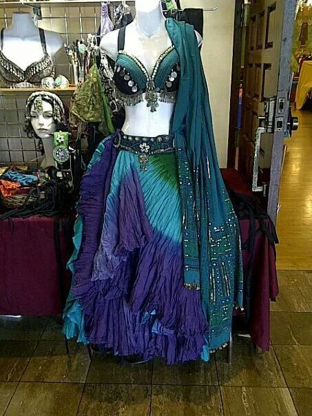 Blue and purple Belly Dancer Costumes, Dance Skirts, Belly Dance Skirt, Dancing Costumes, Belly Dance Dress, Belly Dance Outfit, Denim Fashion Women, Dancers Outfit, Earthy Outfits