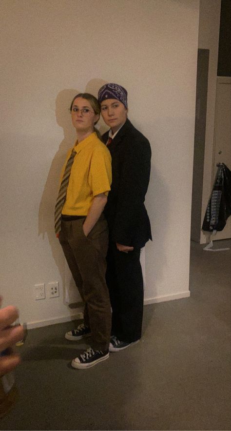 Silly Cute Halloween Costumes, Dwight And Michael Costume, Michael Scott Halloween Costume, The Office Outfits Show, Prison Mike Costume, 2023 Costume Ideas Women, Halloween Costumes The Office, Dwight Shrute Costume, Tv Show Couples Costumes