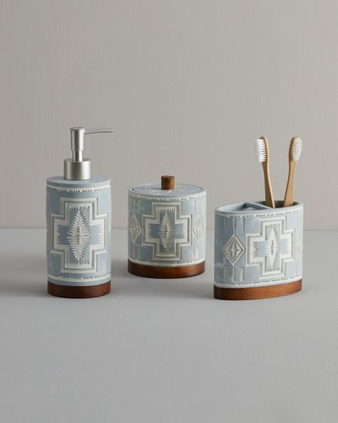 Western House Decor, Western Bathroom Decor, Western Bathroom, Ranch House Decor, Western Rooms, Western Bedroom Decor, Western Bedroom, Western Furniture, Bath Accessories Set