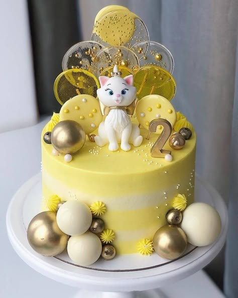 Cupcake Birthday Cake, Beautiful Birthday Cakes, Baby Birthday Cakes, Cat Cake, Disney Cakes, Drip Cake, Kids Cakes, Kue Ulang Tahun, Pretty Birthday Cakes