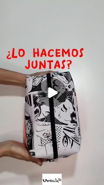 Bolsos, Carteras y Mochilas on Instagram: "Para este proyecto use 1 cierre de 42 cm  1 desizador 20 cm de tela estampada 20 cm de tela lisa 35 cm de tela para forro  . . Les gustó ésta idea?  Dejame en comentarios si lo vas hacer... Y etiquetanos para ver e resultado ❤️ nos ayuda un montón. . .  #ursulacartetas #hechoenargentina #hechoconamor #bags #taller #coser" Ideas Para Hacer Con Tela, Canvas Pouch Bag With Canvas Lining, Ideas Para Coser, Tela Lisa, October 19, 20 Cm, Couture, On Instagram