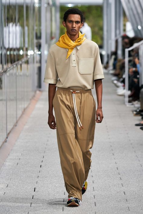 Lacoste Spring 2020 Ready-to-Wear Collection - Vogue Louise Trotter, René Lacoste, Vogue Australia, Fashion Images, Fashion Show Collection, Fashion 2020, Vogue Paris, Paris Fashion, Paris Fashion Week