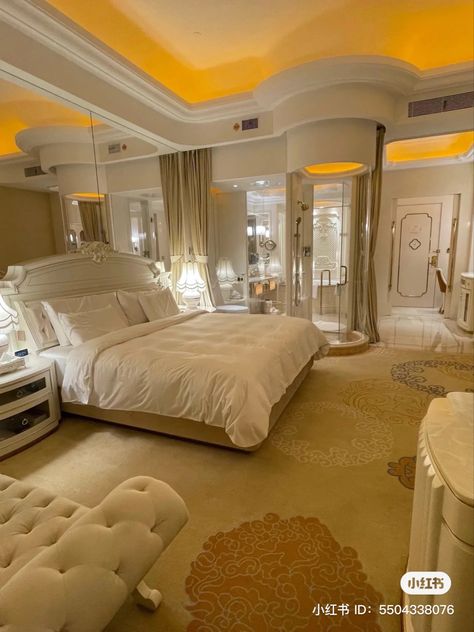 Huge Rooms Bedrooms, Fancy Hotel Room Luxury, Big Hotel Room, Luxury Hotel Room Aesthetic, Rich Bedroom Luxury, Expensive Hotel Rooms, Fancy Hotel Room, Luxury Hotel Aesthetic, Hotel Room Luxury