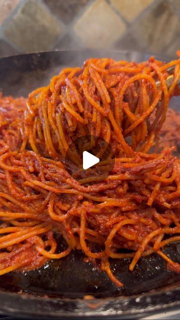 Spaghetti Alternative, Red Pasta Sauce Recipes, Different Spaghetti Recipes, Dry Pasta Recipe, Tomato Spaghetti, Fried Pasta, Red Sauce Recipe, Cheap Snack, Red Pasta