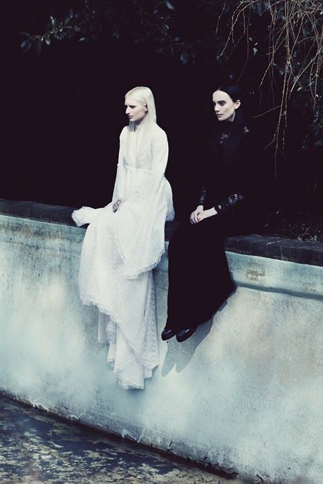 MARY ELIZABETH & MAXINE ANASTASIA // By Lucia O'Connor McCarthy. Alfred Stieglitz, White Witch, Gothic Steampunk, Mary Elizabeth, Foto Art, Dark Photography, Story Inspiration, Dark Beauty, 인물 사진