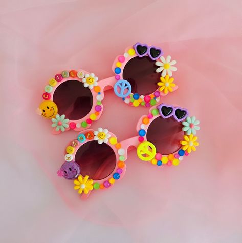 Embrace your Retro Era with these Groovy Sunnies. 🕺 #scarlettandsisters #groovy #personalised #sunglasses #personalisedsunglasses #customsunnies #handbedazzled #melbourne Personalised Sunglasses, Groovy Sunglasses, Baby Sunglasses, Retro Era, Colorful Frames, Kids Glasses, Superhero Theme, Up Game, Eyewear Design