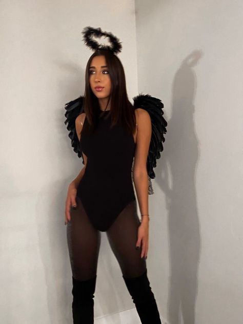 Angle Halloween, Dark Angel Costume, Fashion Show Themes, Bunny Halloween Costume, Hot Halloween Outfits, Angel Costume, Halloween Costume Outfits, Easy Costumes, Dark Fairy