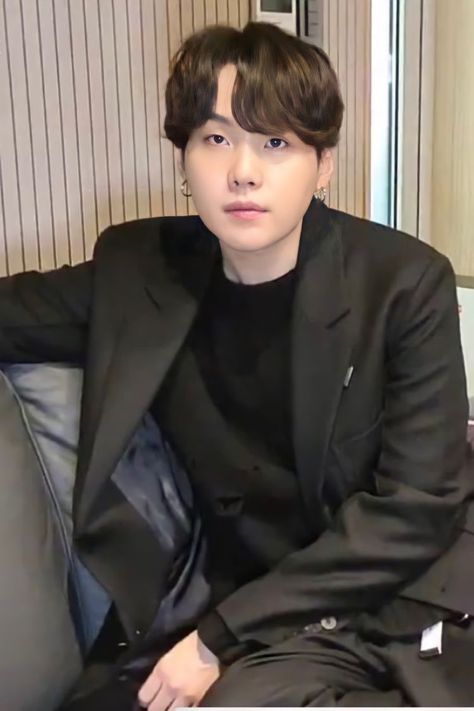 Suga Formal Outfit, Yoongi Pics, Architecture History, Formal Suit, Suga Agust D, Suga Yoongi, Jungkook Abs, V Live, Min Yoon Gi