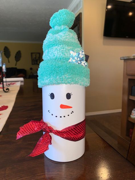 This is how I wrapped a gift that was in a cylinder package! Cylinder Gift Wrapping Ideas, Fair Projects, Craft Projects, Gift Wrapping, Outdoor Decor, Christmas, Gifts