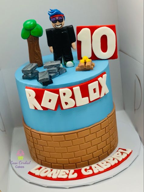 Roblox Cake, Cordial, Cake Creations, Cake Art, 5th Birthday, Baby Birthday, Cake Toppers, Birthday Parties, Birthday Cake