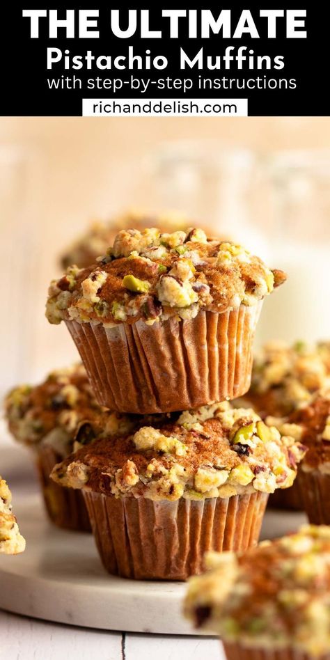 These pistachio muffins are loaded with real pistachios and pistachio flavor! They are fluffy and moist and are topped with a pistachio crumble topping. Pistachio Muffins Recipe, Pistachio Crumble, Holiday Recipes Christmas Desserts, Pistachio Muffins, Christmas Main Dishes, Cinnamon Roll Muffins, Vanilla Muffins, Pistachio Recipes, Muffins Recipes