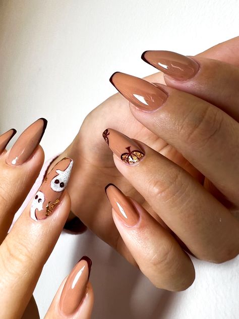 Brown Nails Halloween, Brown Ghost Nails, Brown Pumpkin Nails, Autumn Halloween Nails, Halloween Nails Brown, Brown Halloween Nails, Almond Nails Autumn, Magical Nails, Vacay Nails