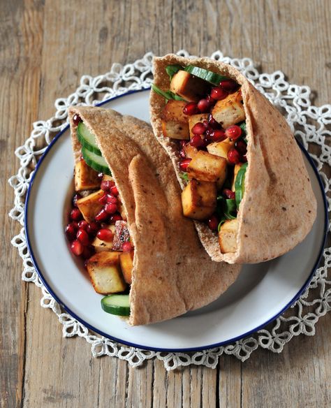 Pomegrante Tofu Pocket Pita Sandwich, Tasty Sandwiches, Pockets Recipe, Plum Vinegar, Vegan Sandwich Recipes, Vegan Sandwiches, Weekend Lunch, Pomegranate Recipes, Pita Pockets