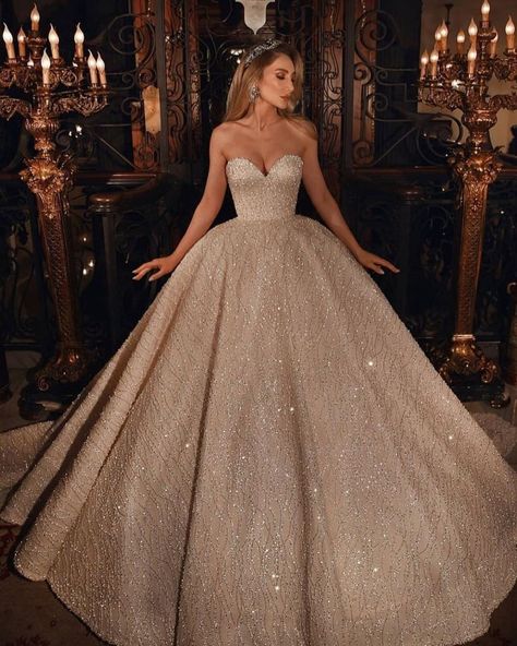 Reception gown Prom Princess Dresses, Princess Dresses Aesthetic, Gold Wedding Dresses, Evening Gowns Online, Queen Dresses, Prom Queen, Wedding Dress Guide, Sweetheart Prom Dress, Princess Gown