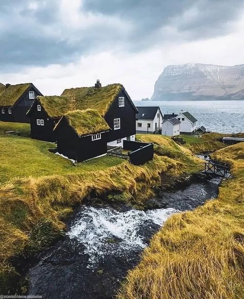 Faroe Islands, A Hill, Pretty Places, Nature Travel, Travel Aesthetic, Scandinavia, Land Scape, Beautiful World, Places To Travel