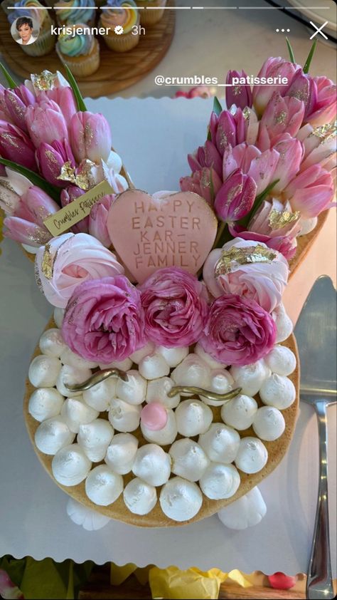 Kardashian Easter, Easter Sweets, Jenner Family, Fashion Cakes, Princess Girl, Money And Happiness, Easter Holidays, Kardashian Jenner, Easter Decor