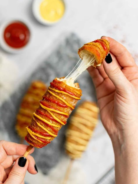 Korean Corn Dogs 3 Ways - Plain, Potato or Ramen - SugarYums Mozarella Corn Dog Aesthetic, Corndog Coklat, Corndog Photography, Corn Dog Photography, Corndog Aesthetic, Corndog Mozarella, Long Potato, Korean Corn Dog, Ramen Toppings