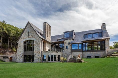 Washington, Connecticut - ELLEDecor.com Mountaintop House, Modern Manor House, Sandstone Mansion, Washington Connecticut, Modern Manor, Exterior Elevation, Country Mansion, Contemporary Houses, Glen Cove