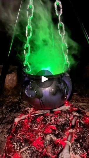 Diy Halloween Cauldrons, How To Make A Large Witches Cauldron, Caldron With Bubbles, Nightmare Factory, Diy Will, Halloween Cauldron, Spooky Diy, Witchs Cauldron, Witch Cauldron