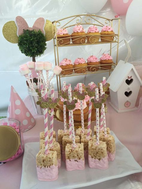 Minnie Gold And Pink Birthday, Minnie Mouse House Party Birthday Ideas, Minnie Mouse Pink Party, Elegant Minnie Mouse Party, Rose Gold Minnie Mouse Party, Boho Minnie Mouse Birthday Party Ideas, Neutral Minnie Mouse Party, Minnie Mouse Rice Crispy Treats, Minnie Mouse Birthday Treats