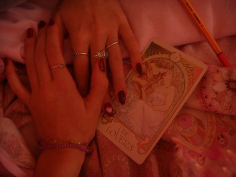 Drabble Ideas, Wlw Faceless Aesthetic, Wlw Hand Holding, Hands Holding Aesthetic, Lovers Card Tarot, Wlw Holding Hands, Dark Academia Wlw, Wlw Yearning, Tarot Arcana