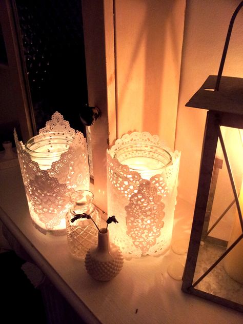 DIY Winter Wonderland paper lanterns. Ideal for weddings also. Show us yours @c_folkdesign Paper Lantern Centerpieces, Diy Winter Wonderland, Vintage Winter Weddings, Lace Lanterns, Paper Lanterns Diy, Jar Centerpieces, Lantern Centerpieces, Diy Winter, Jar Lanterns