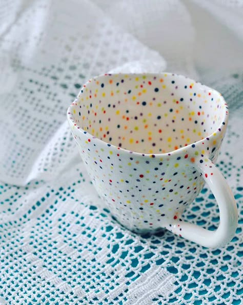 For the love of Dots and Lace! New dotty coffee cup ☕ . . . . #justdiygr #pottery #clay #handmade #ceramics #ceramicsmagazine #ceramica… Diy Keramik, Handmade Ceramic Planters, Handmade Ceramics Plates, Clay Plates, Plates Diy, Handmade Ceramic Tiles, Tanah Liat, Handmade Ceramics Vase, Keramik Design