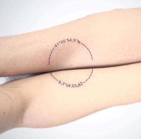 Couple Coordinate Tattoo, Connected Tattoos Couples, Double Tattoo Ideas, Sister Tattoos Fine Line, Couples Connecting Tattoos, 10 Year Anniversary Tattoo, Two Sister Tattoos, Tattoos For Siblings Of 3, Minimalist Couple Tattoo Ideas