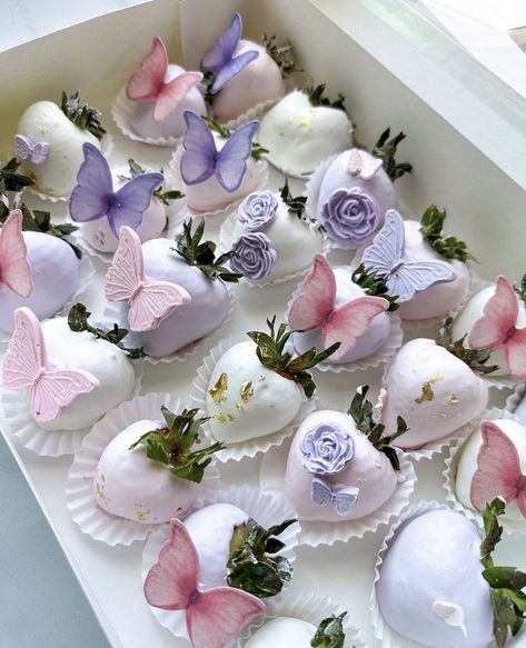 Butterfly Party Treats, Fairy Themed Desserts, Butterfly Rice Krispie Treats, Fairy Themed Food, Lavender Baby Shower Ideas, Fancy Strawberries, Rapunzel Quinceanera, Rapunzel Quinceanera Theme, Floral Party Theme