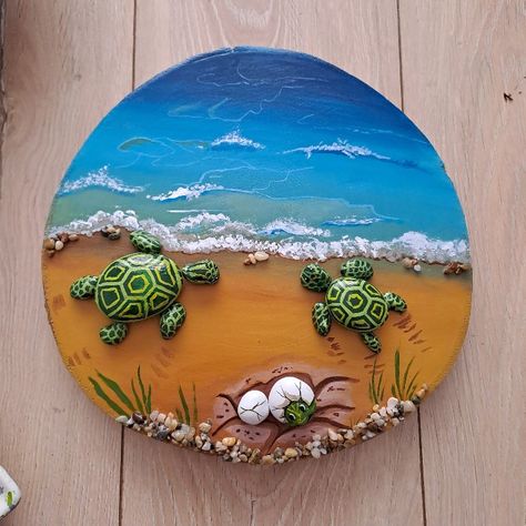 Turtle Rock Painting Ideas, Pista Shell Crafts, Beach Themed Crafts, Stone Pictures Pebble Art, Clay Crafts For Kids, Diy Rock Art, Stone Art Painting, Rock Painting Patterns, Small Canvas Art