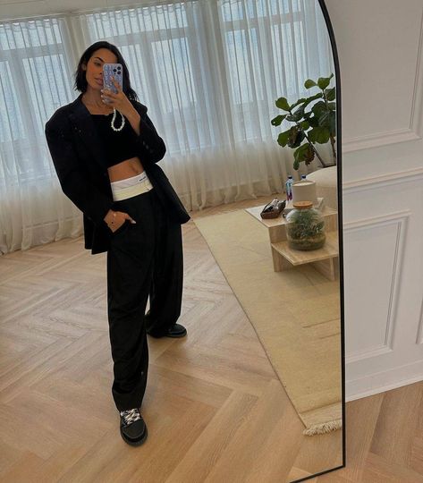 Boxer Trousers Are The Unlikely Trouser Trend Taking Off | Who What Wear UK Boxer Shorts Outfit, Cropped Black Jacket, Rochelle Humes, Cool Silhouettes, Boxer Pants, Zara Trousers, Trouser Outfit, Wide Trousers, H U