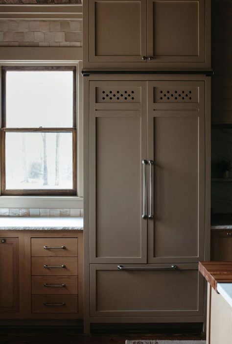 Bathroom Room Design, Pnw Cottage, Boho Industrial Living Room, The Misfit House, Misfit House, Modern Victorian Interior Design, Cabinetry Details, Modern Victorian Interiors, Builder Grade Kitchen