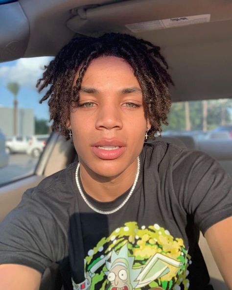 Corey Campbell, Latino Boys, The Big Band Theory, Sweet Boyfriend, Boy Cuts, Boys With Curly Hair, Cute Rappers, Instagram Baby