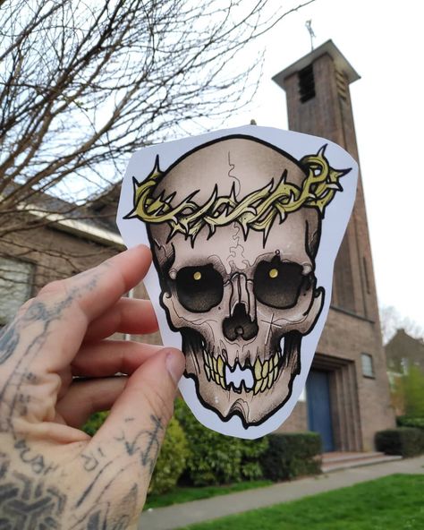 Neo Trad Skull, Cover Up Finger Tattoos, Tattoo Designs Chest, Tattoo Designs Dragon, Tattoos Behind Ear, Pirate Skull Tattoos, Thorn Tattoo, Skull Rose Tattoos, Behind Ear Tattoos