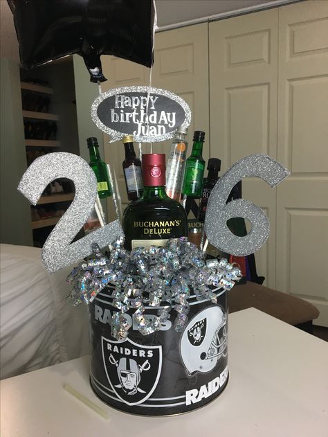 Mini Alcohol Bouquet, Alcohol Bouquet, Buchanan Deluxe, Liquor Bouquet, Bouquet Tutorial, Creative Gifts For Boyfriend, Basket Ideas, My Youtube Channel, Creative Gifts